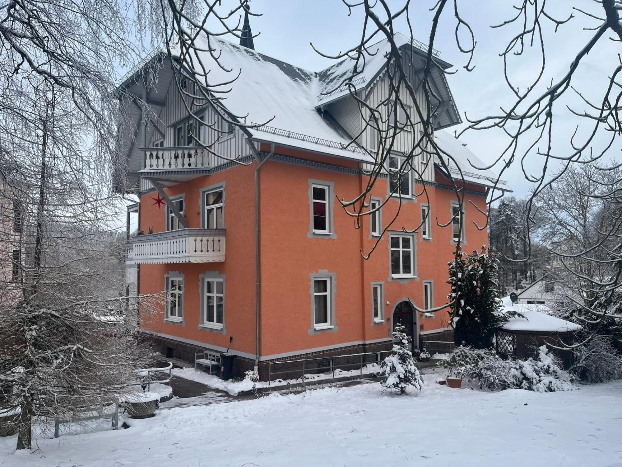 Moderne Ferienwohnung In Alter Villa Georgenthal  Екстериор снимка