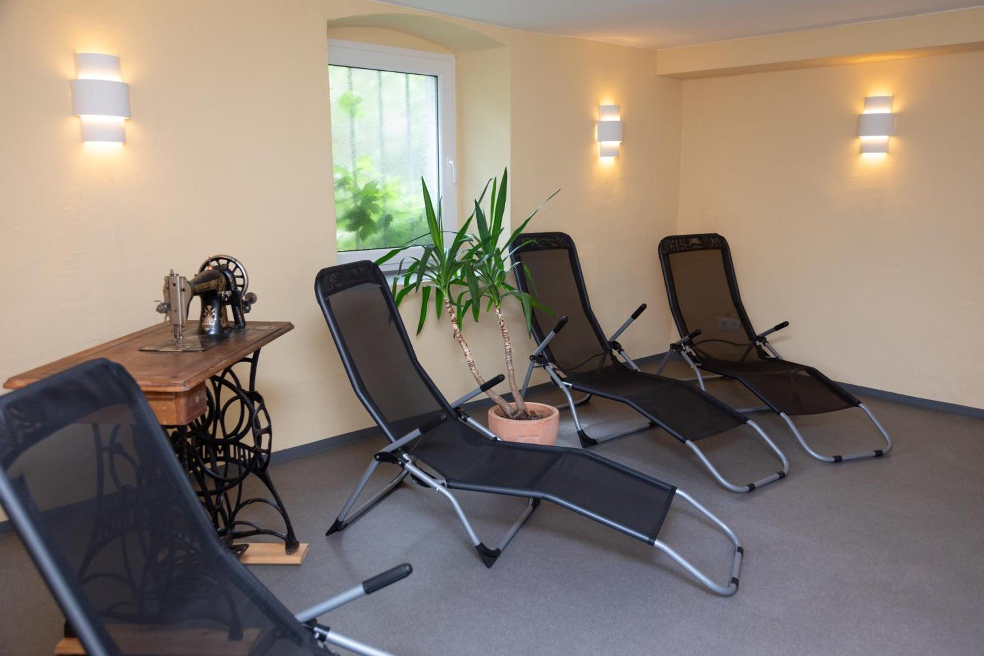 Moderne Ferienwohnung In Alter Villa Georgenthal  Екстериор снимка