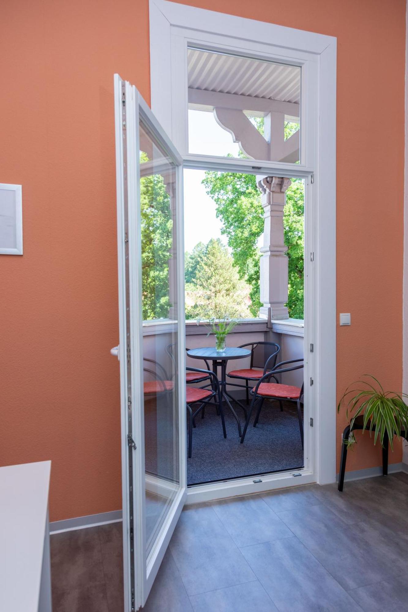 Moderne Ferienwohnung In Alter Villa Georgenthal  Екстериор снимка